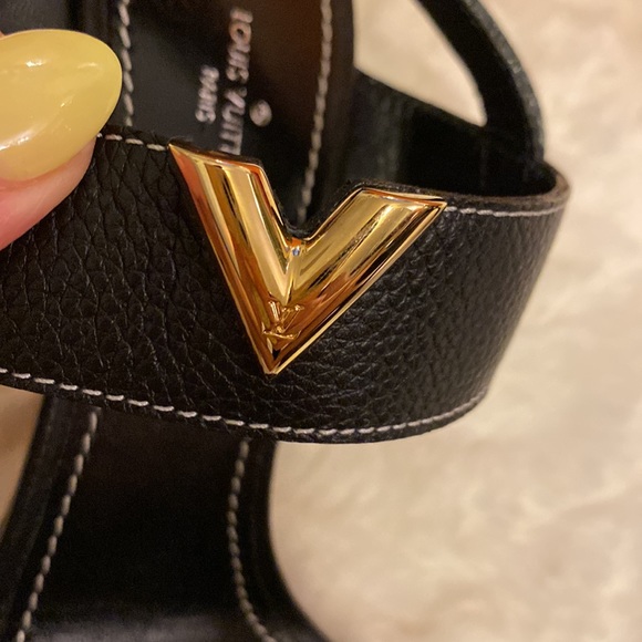 Authentic LOUIS VUITTON Sandals - Picture 12 of 17